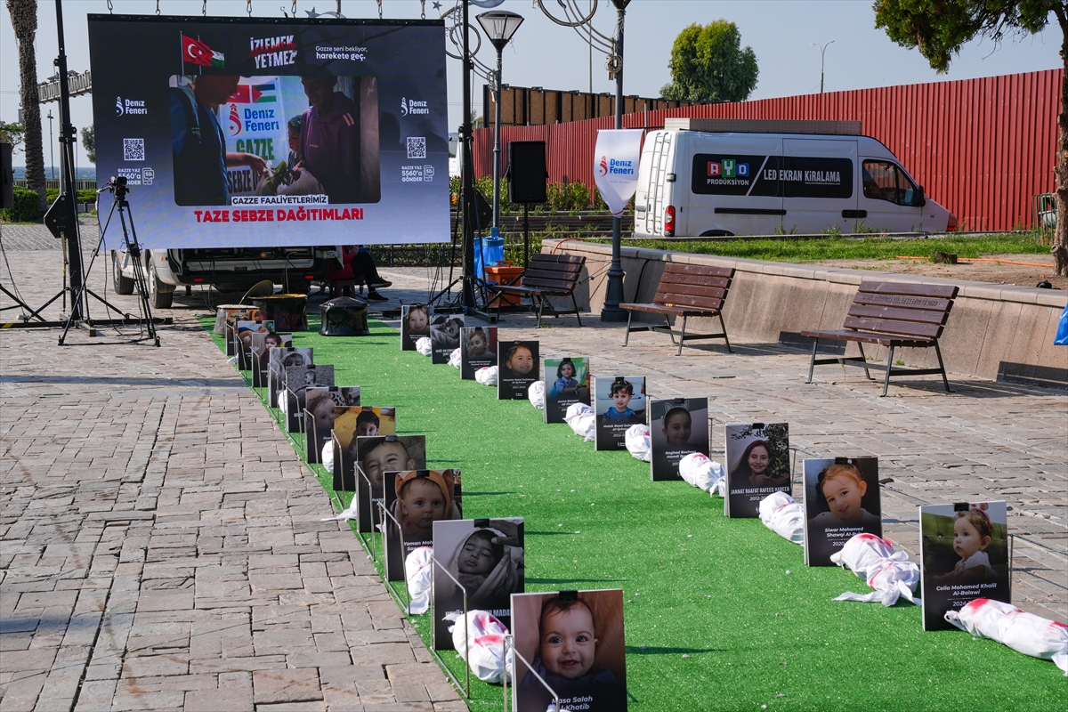 İzmir'de Gazze için “İzlemek Yetmez” etkinliği sürüyor