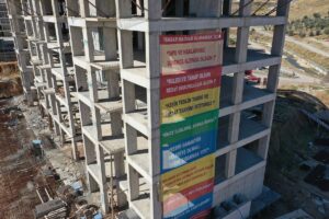 İZMİR (AA) – İzmir Büyükşehir Belediyesinin Gaziemir ilçesinde başlattığı konut