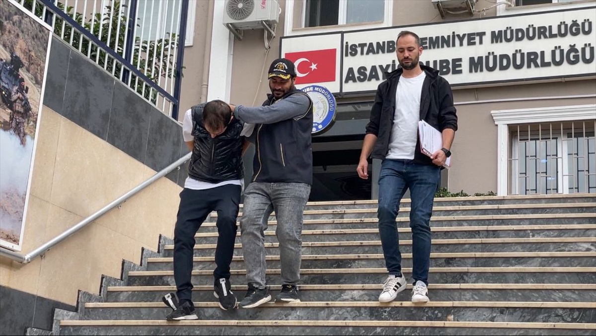 Kadıköy'de iki evden hırsızlık yapıp otomobil çalan 2 şüpheli tutuklandı