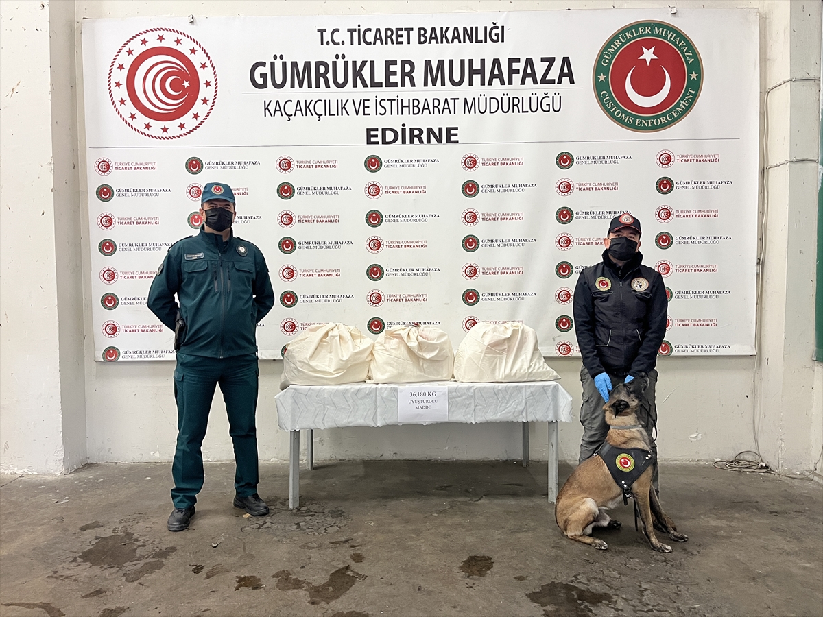 Kapıkule'de bir kamyonette 36 kilo 180 gram kokain ele geçirildi