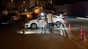 KARABÜK (AA) – Karabük'ün Safranbolu ilçesinde otomobille çarpışan motosikletteki 1'i