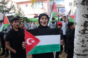 KARS (AA) – Kars'ta, Filistin'e destek amacıyla "Sarıkamış'tan Gazze'ye Selam