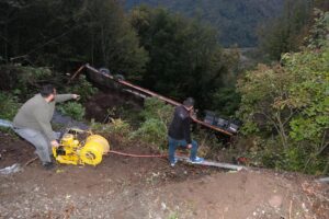 KASTAMONU (AA) – Kastamonu'nun Bozkurt ilçesinde şarampole devrilen tırın sürücüsü