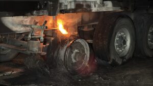 KASTAMONU (AA) – Kastamonu'da seyir halindeki tırın dorsesinde çıkan yangın