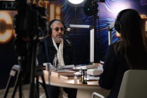 KOCAELİ (AA) – Kocaeli Kitap Fuarı'na katılan Okan Bayülgen, Filistin