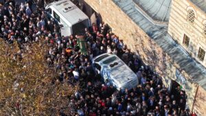 KOCAELİ (AA) – Kocaeli'nin Gebze ilçesinde çöken 7 katlı binanın