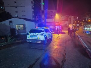 KOCAELİ (AA) – Kocaeli'nin Gebze ilçesinde müstakil evin duvarının çökmesi