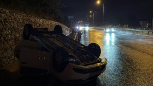 KOCAELİ (AA) – Kocaeli’nin Gebze ilçesinde iki otomobilin çarpışması sonucu