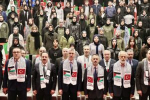 - "Aziz gençler, sizin ufkunuz o kadar geniş ki, sizin