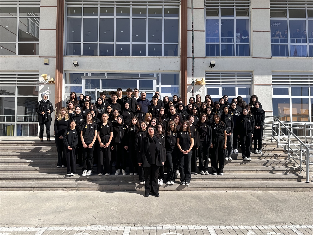 Konya'daki kazada hayatını kaybeden öğretmenin okulunda yas var