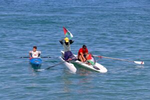 - Dalgıçlar göle dalarak Türk ve Filistin bayrakları açtı, vatandaşlar