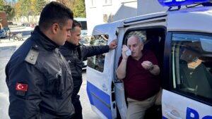 KÜTAHYA (AA) – Kütahya'da aynı apartmanda ikamet eden iki komşu