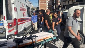 MALATYA (AA) – Malatya'nın Yeşilyurt ilçesinde freni arızalanan kamyon, kırmızı