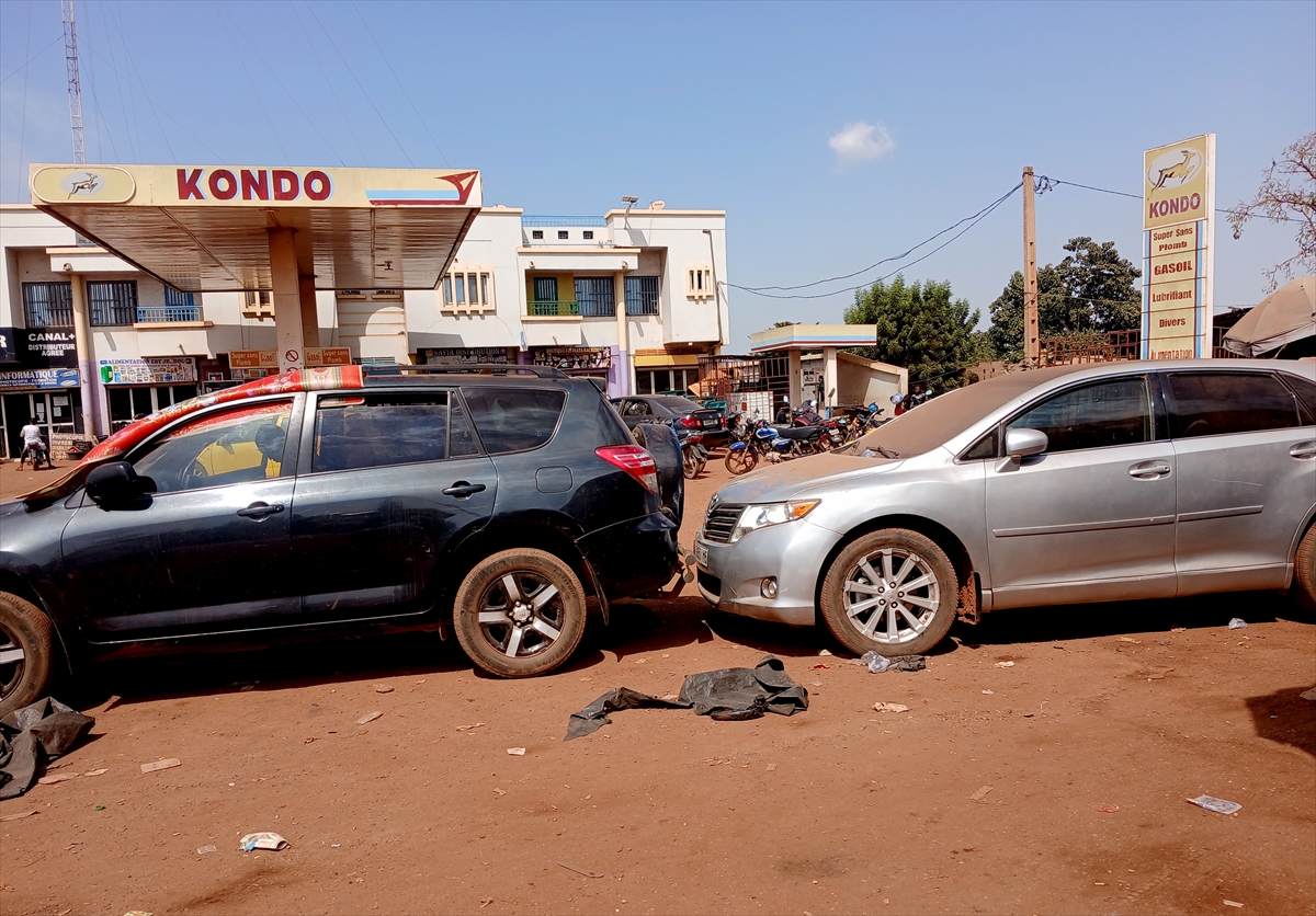 DAKAR (AA) – Mali'de bir süredir yaşanan akaryakıt sıkıntısı nedeniyle