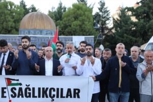 MARDİN (AA) – Mardin'de sağlık çalışanları tarafından Gazze'ye destek programı