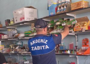 MERSİN (AA) – Mersin'in Akdeniz ilçesinde bir bakkalda son kullanım