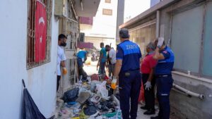 MERSİN (AA) – Mersin'in Tarsus ilçesinde vatandaşların "kötü koku yayıldığı"