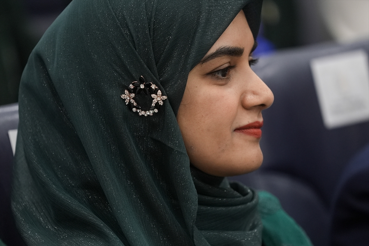 Milli Eğitim Bakanı Tekin, Pakistanlı öğrencileri kabul etti: