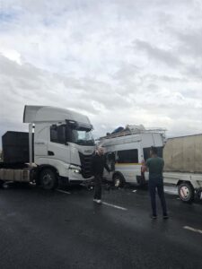 NEVŞEHİR (AA) – Nevşehir'in Avanos ilçesinde tarım işçilerini taşıyan minibüs