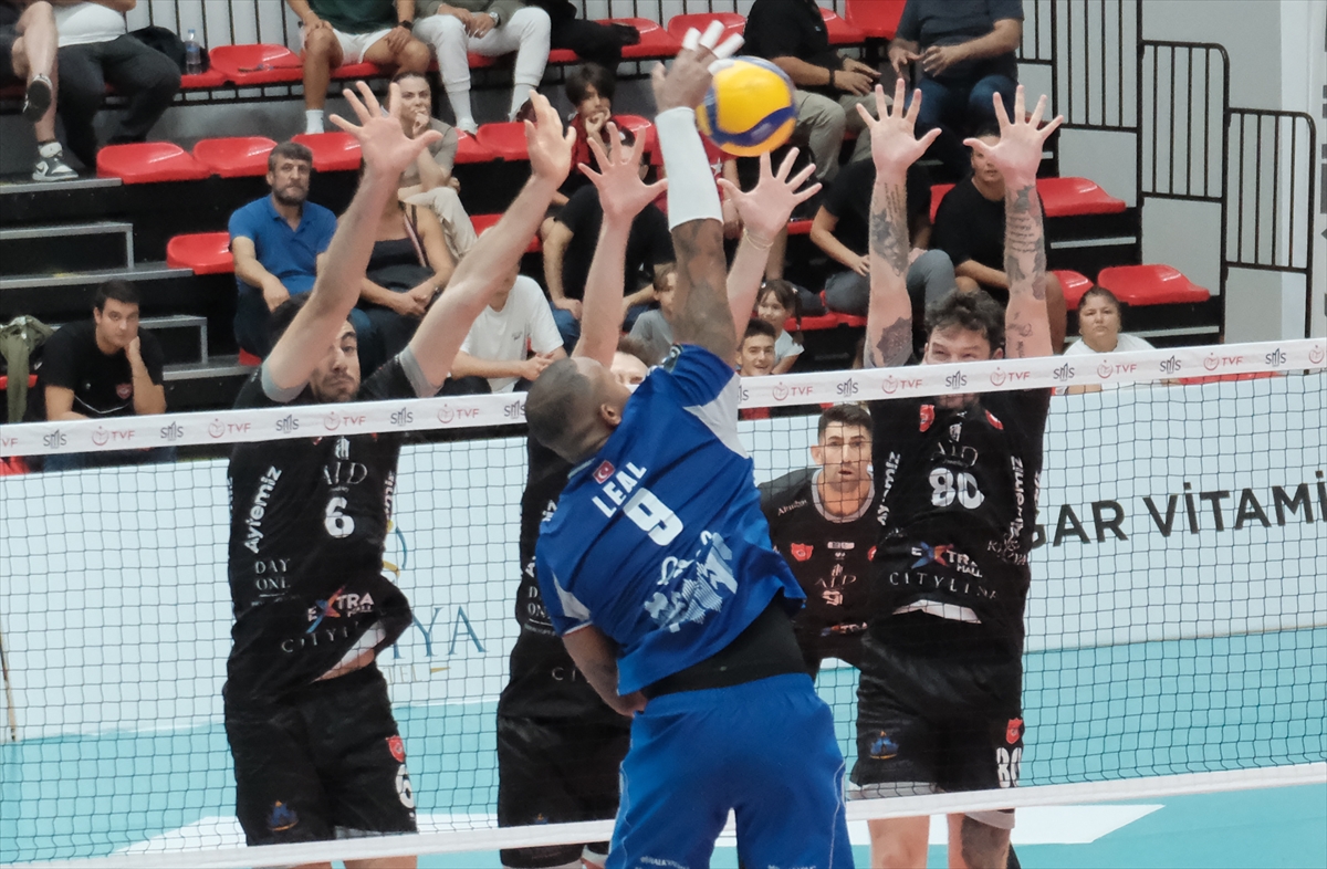 Voleybol: SMS Grup Efeler Ligi