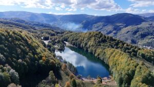 ORDU (AA) – Ordu'nun Gölköy ilçesinde sonbahar renklerinin hakim olmaya