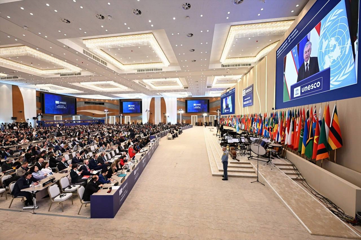 Özbekistan'ın tarihi Semerkant şehrinde “UNESCO 43. Genel Konferansı”  başladı
