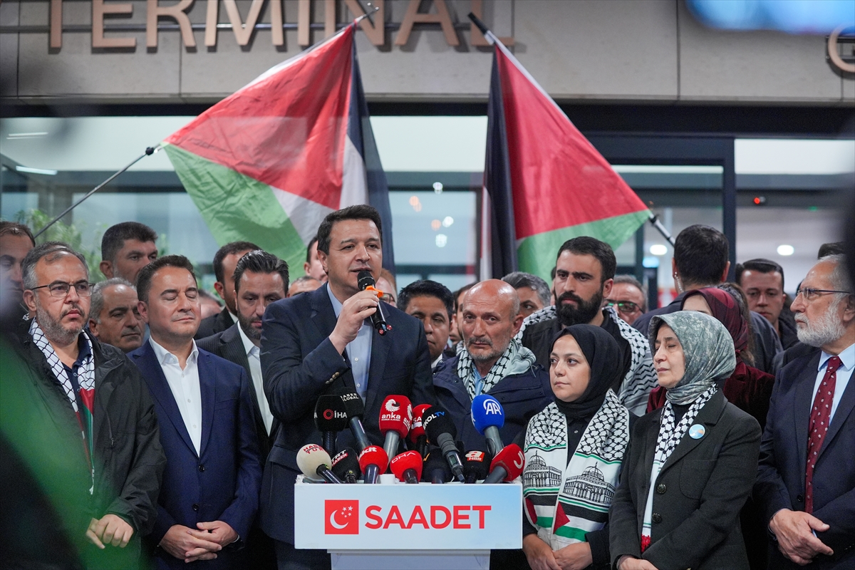 Özgürlük Filosu'nda alıkonulan 3 Türk milletvekili gazetecilere konuştu