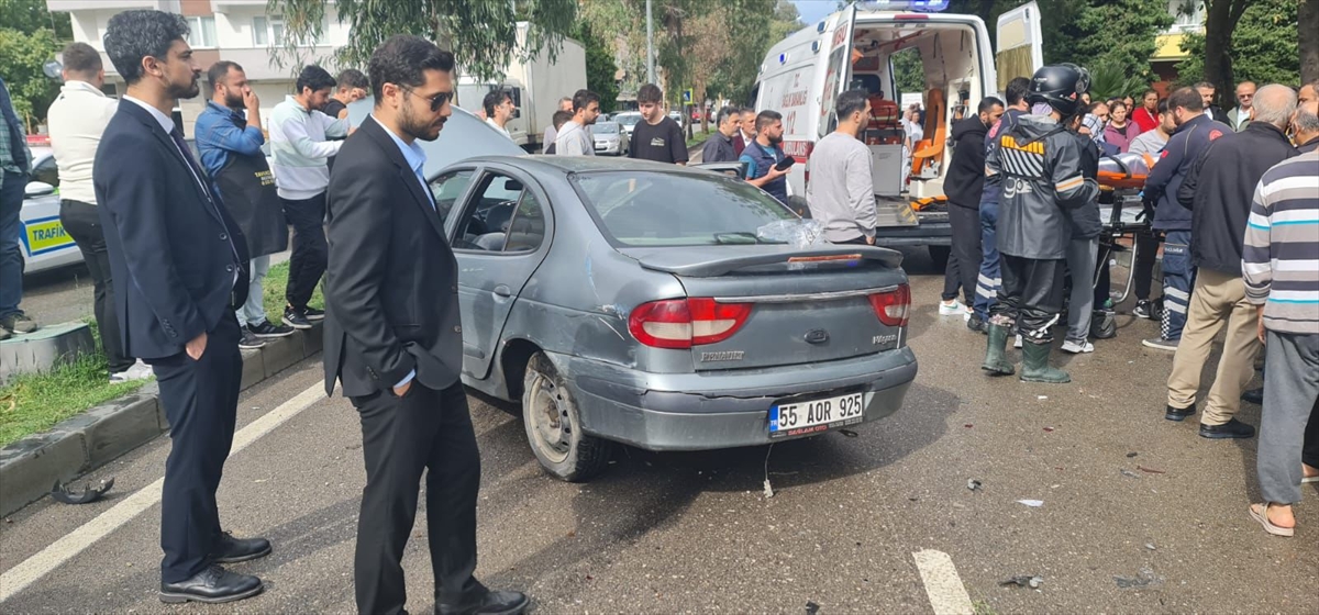 Samsun'da iki otomobilin çarpıştığı kazada 3 kişi yaralandı