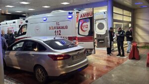 SAMSUN (AA) – Samsun'un Atakum ilçesinde otomobilde bıçaklı saldırıya uğrayan