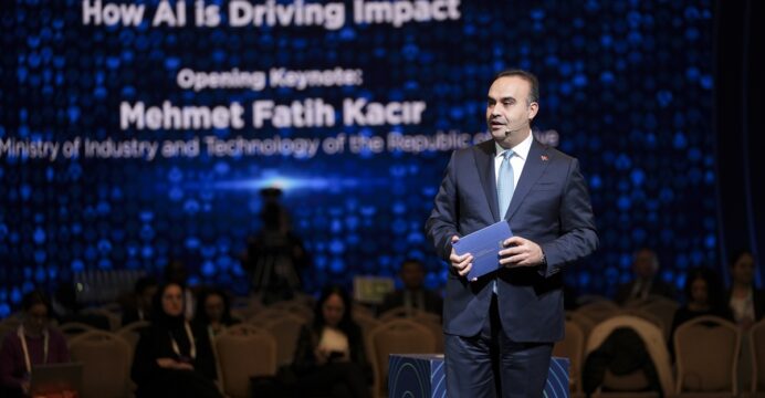 Sanayi ve Teknoloji Bakanı Kacır, “Daha Akıllı Atık: Yapay Zeka Etkiyi Nasıl Artırıyor” oturumunda konuştu: