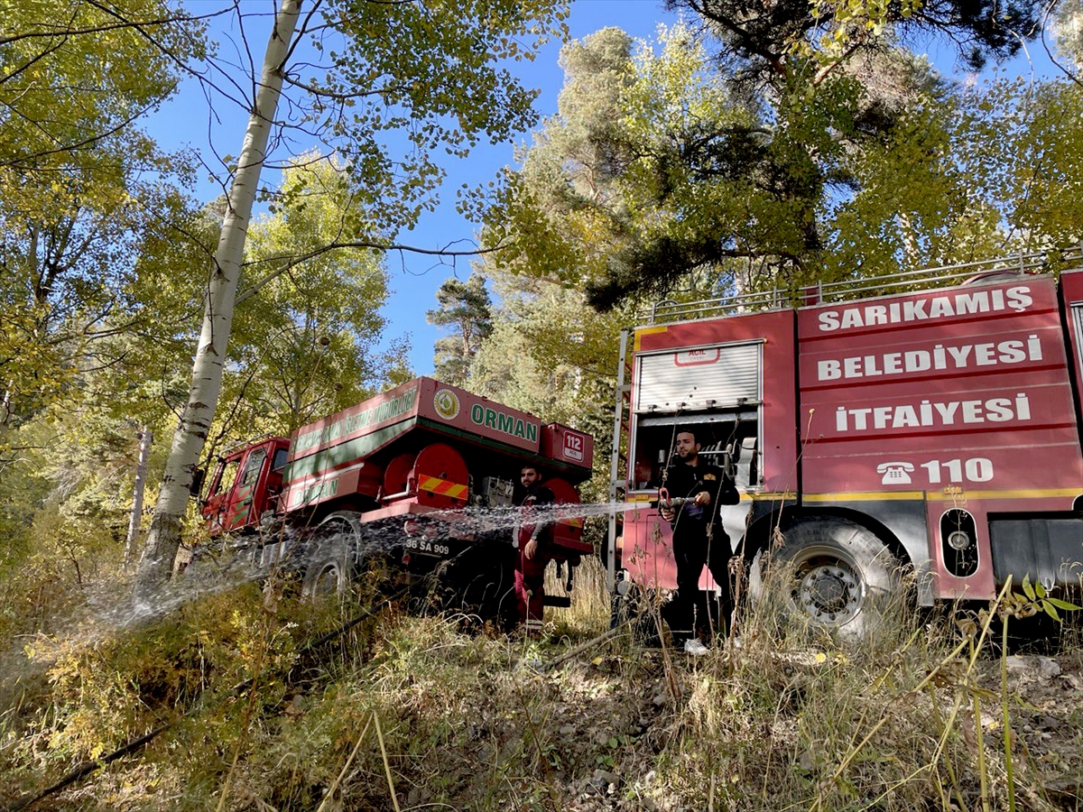 Sarıkamış'ta ormanlık alanda çıkan yangın söndürüldü