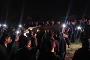 SİİRT (AA) – Siirt'in Kurtalan ilçesinde bir kişi, hamile eşini