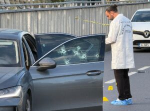 İSTANBUL (AA) – Şişli'de aracıyla trafikte beklerken silahlı saldırıya uğrayan