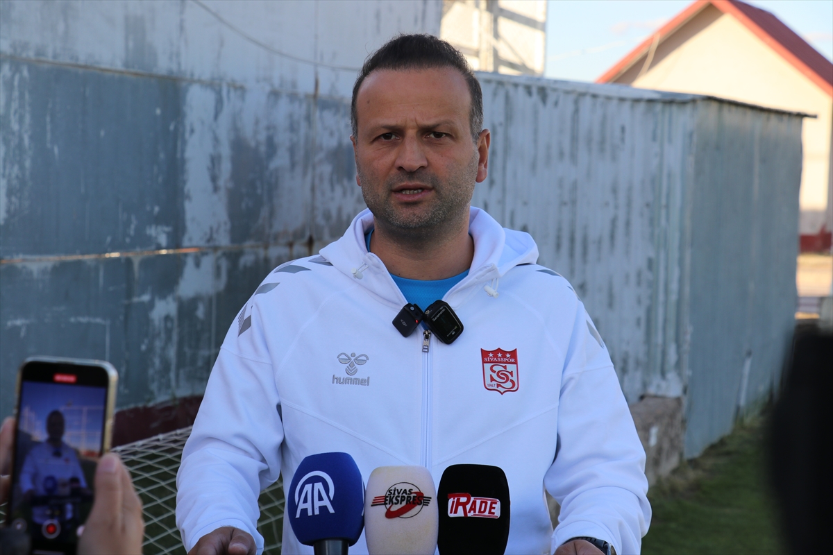 Sivasspor'un öncelikli hedefi play-off’a kalmak