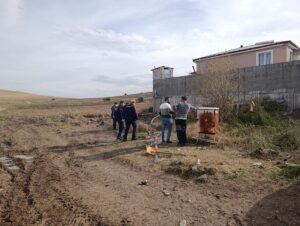 SİVAS (AA) – Sivas'ın Şarkışla ilçesinde bir çiftlikte temizlemek için