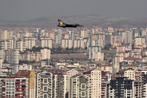 KAYSERİ (AA) – Türk Hava Kuvvetlerinin akrobasi timi SOLOTÜRK, Kayseri