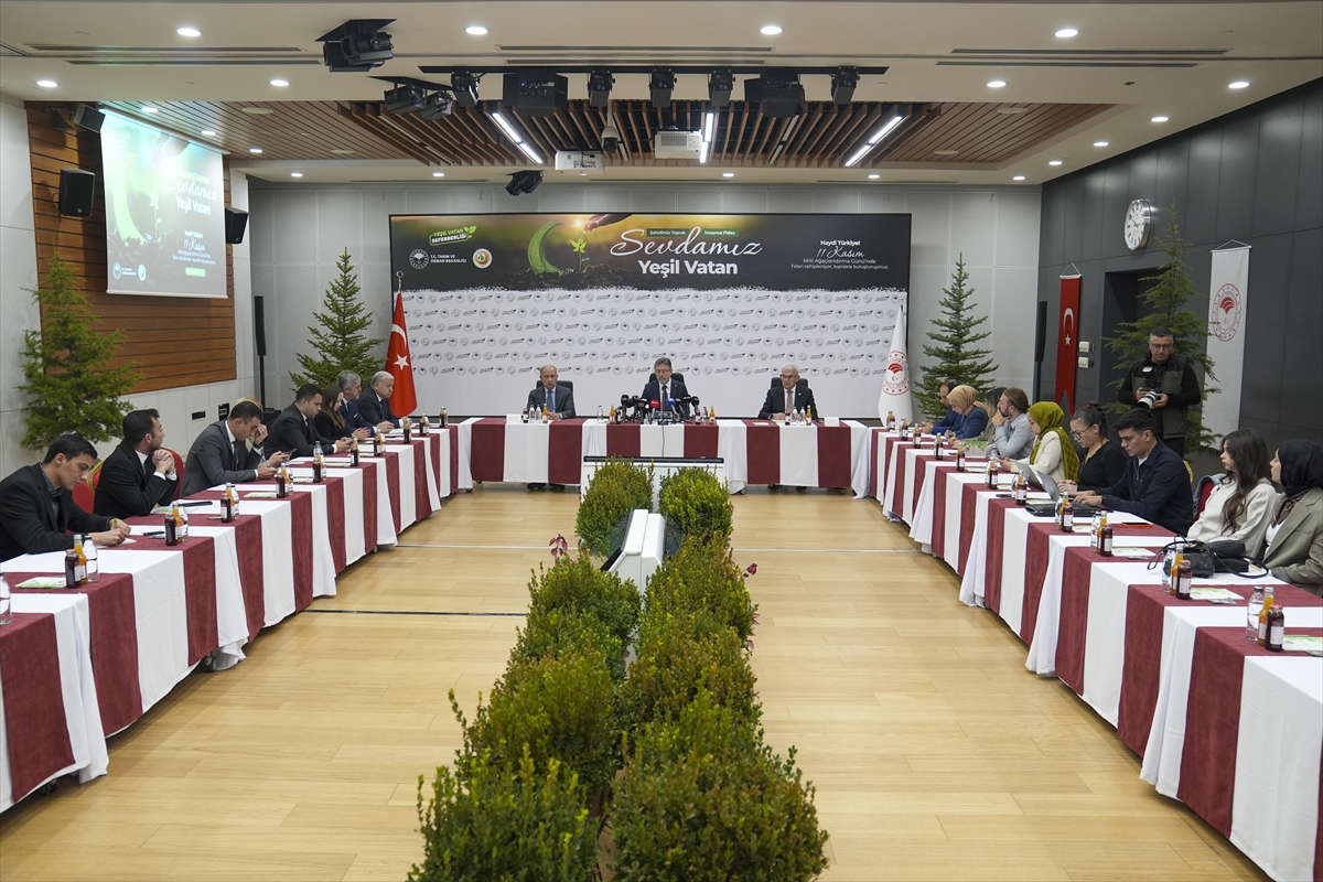 Bakan Yumaklı: “Yeşil vatan seferberliği kapsamında ülke sathında 1 yılda 550 milyon fidan ve tohumu toprakla buluşturmayı hedefliyoruz”