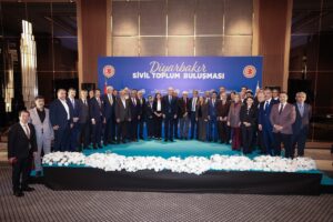 DİYARBAKIR (AA) – TBMM Başkanı Numan Kurtulmuş, "Kendisine güvenen, birbirine