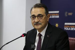 - "Cumhuriyet Halk Partisi madenciliğin geliştiği şehirlerde madencilerle kol kola