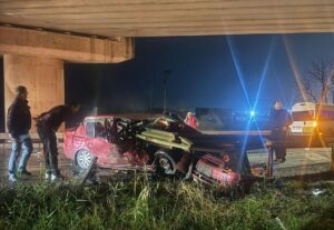 TEKİRDAĞ (AA) – Tekirdağ'da bariyerlere çarpan otomobildeki 2 kişi hayatını