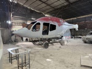 TEKİRDAĞ (AA) – Tekirdağ'da oto kaporta boyacısı Ümit Marangoz, fiberglasta