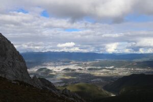 ŞANGRİ-LA (AA) – EMRE AYTEKİN – Tibet Platosu'nun güneydoğu ucunda,