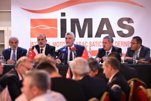 İSTANBUL (AA) – Ticaret Bakanı Ömer Bolat, araç alım satımında