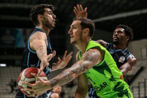 TOFAŞ: 85 - Türk Telekom: 73