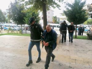 TOKAT (AA) – Tokat merkezli uyuşturucu operasyonunda gözaltına alınan 3