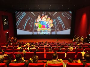 - Serinin ikinci animasyon filminde, Pırıl ve arkadaşları robotların ardındaki