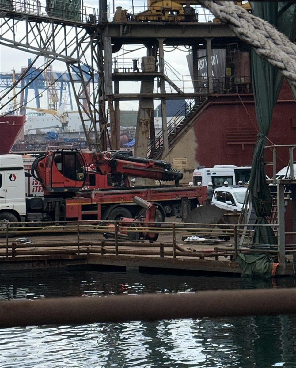 Tuzla'da bakım yapılan gemideki patlama sonucu 1 işçi öldü