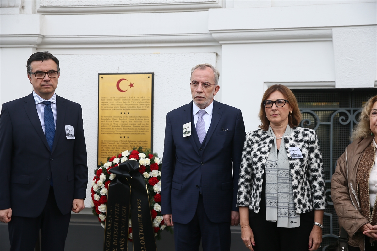 Viyana'da Ermeni teröristlerce şehit edilen Büyükelçi Tunalıgil anıldı