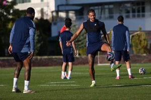 - "Rakibimiz hem Avrupa'da hem de ligde mücadele ediyorlar. Ama