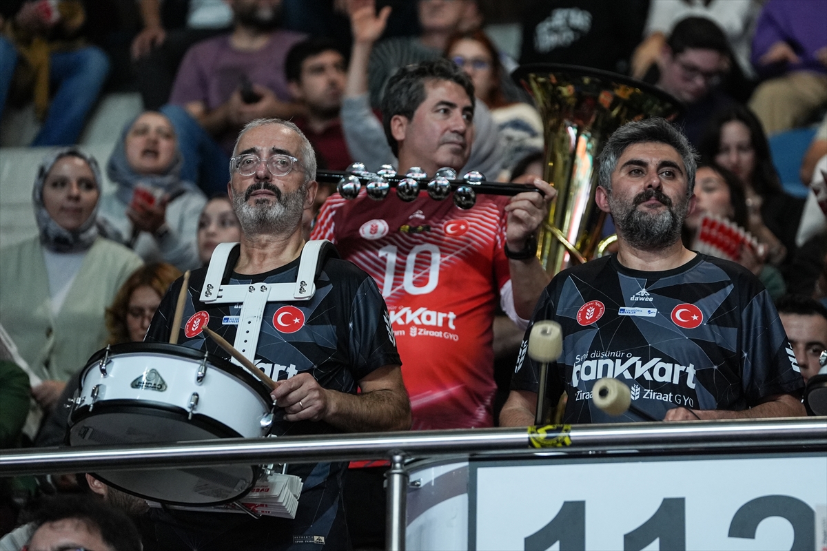 Voleybol: SMS Grup Efeler Ligi